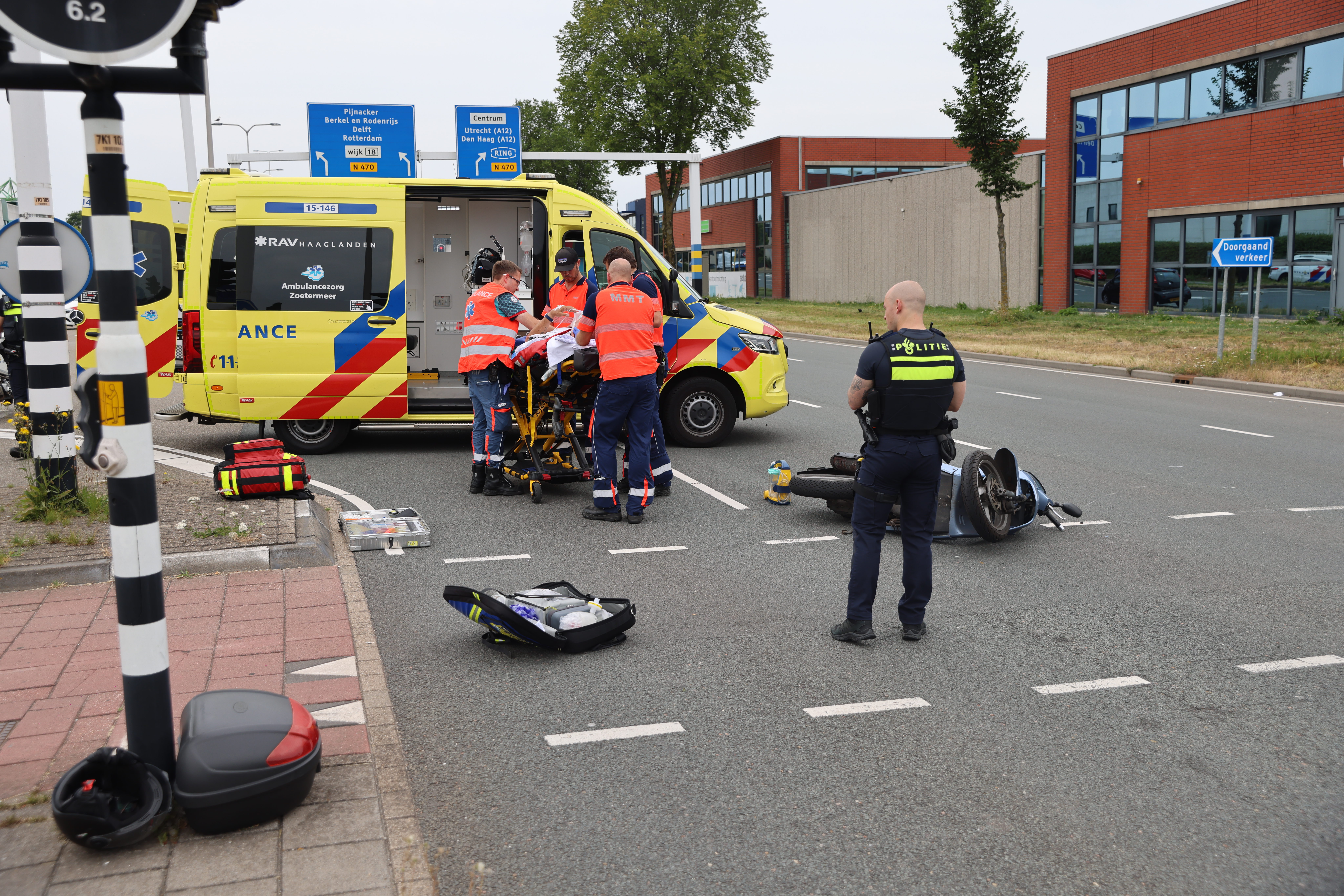 Scooterrijder zwaargewond bij fors ongeval op Lansinghageweg in Zoetermeer
