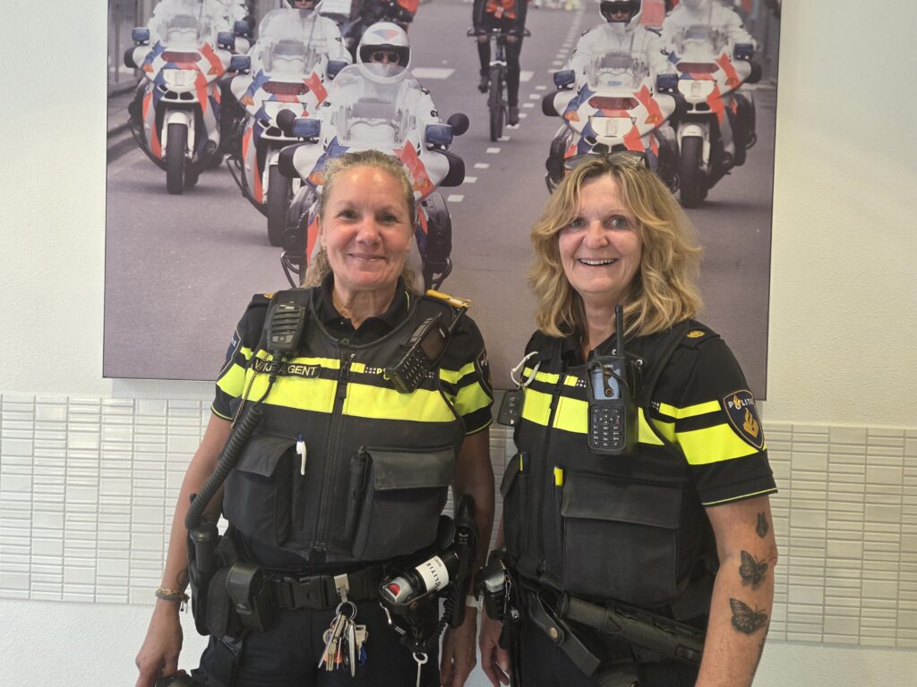 Achter iedere voordeur zit een verhaal: een dag met de wijkagent