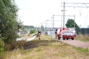 Forse bermbrand langs spoorlijn Berkel en Rodenrijs