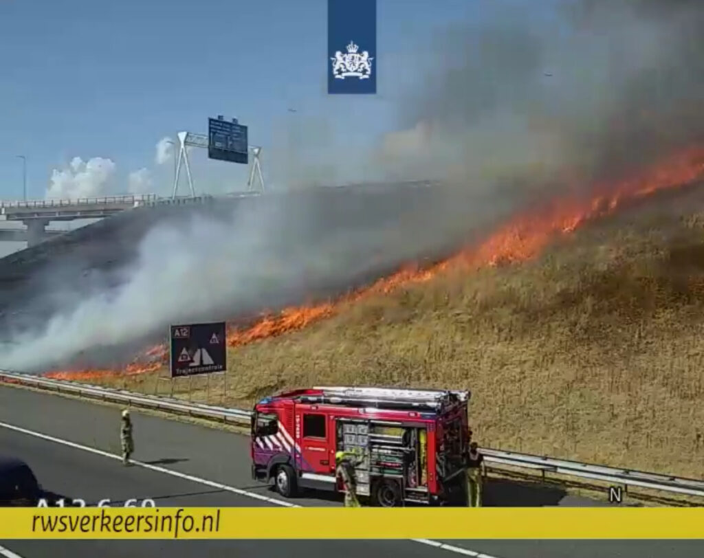 Bermbrand bij Prins Clausplein